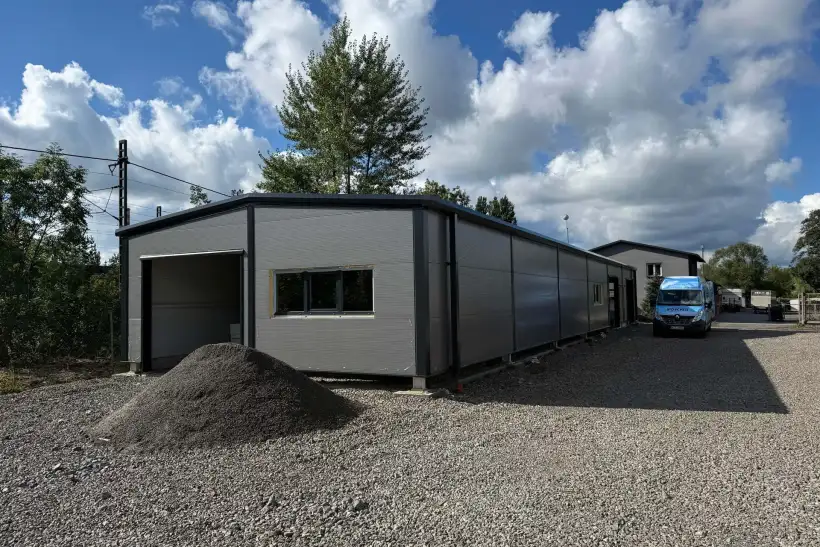 We have completed two prefabricated insulated halls in Třinec for Arokis Meliv