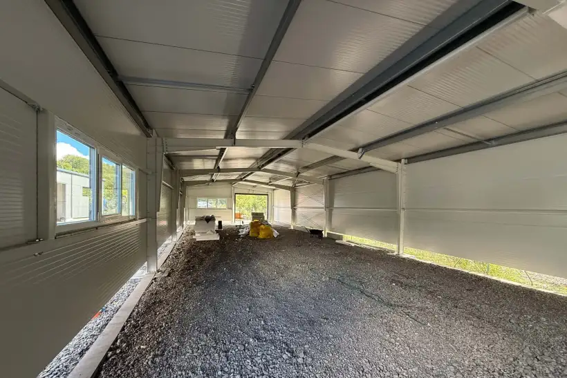 We have completed two prefabricated insulated halls in Třinec for Arokis Meliv