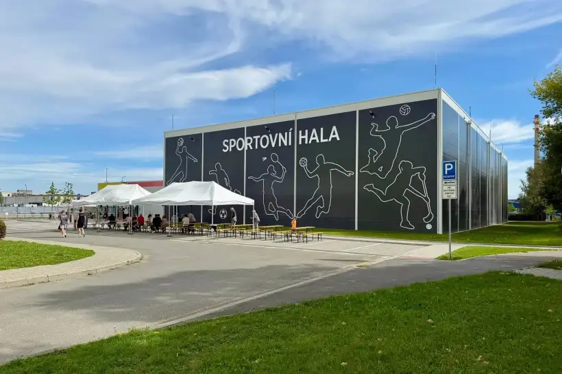 Slávnostné otvorenie športovej haly v Chropyni