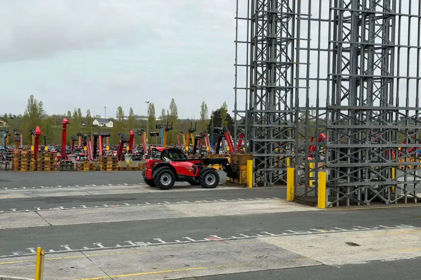 Exkurzia do závodu Manitou v Nantes: technológia, ktorá posúva hranice stavebnej mechanizácie