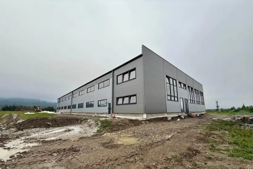 Odovzdali sme výrobnú halu pre SALU Systems v Jablunkove