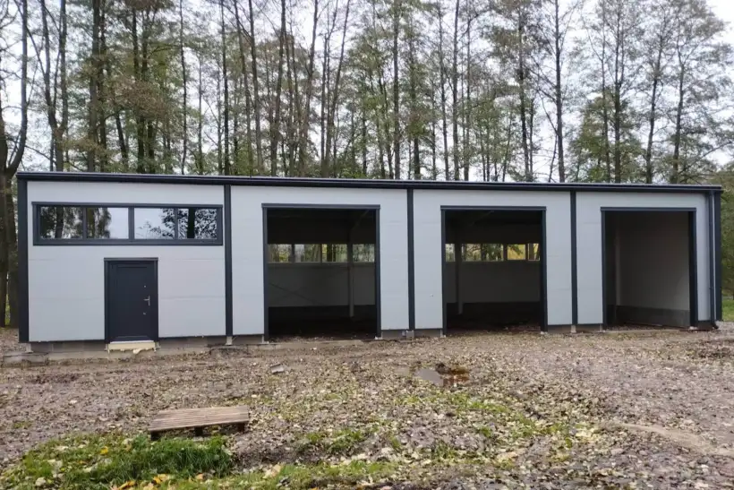 Skladová hala v Horných Lomanoch pri Františkových Lázňach