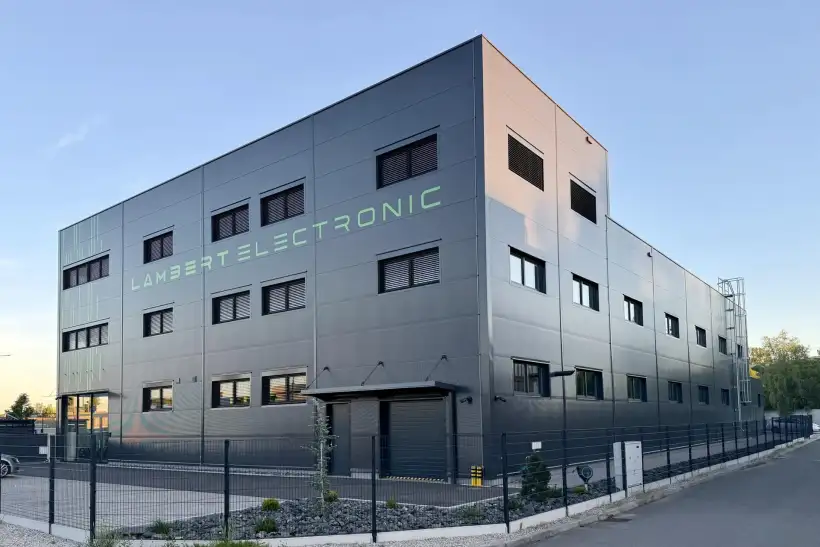 Administrativně výrobní hala Lambert Elektronics - administrativní část 4