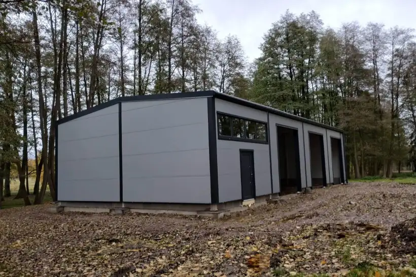 Skladová hala v Horných Lomanoch pri Františkových Lázňach