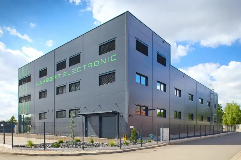 Administrativně-výrobní-hala-Lambert-Elektronics-staré-město