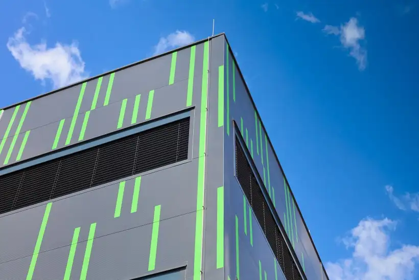 Administrativně-výrobní-hala-Lambert-Elektronics-detail-opláštění