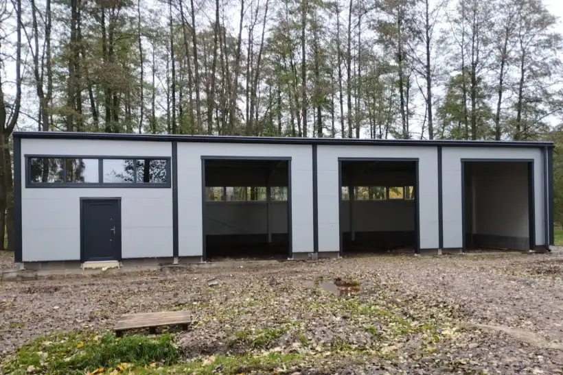 Skladová hala v Horných Lomanoch pri Františkových Lázňach