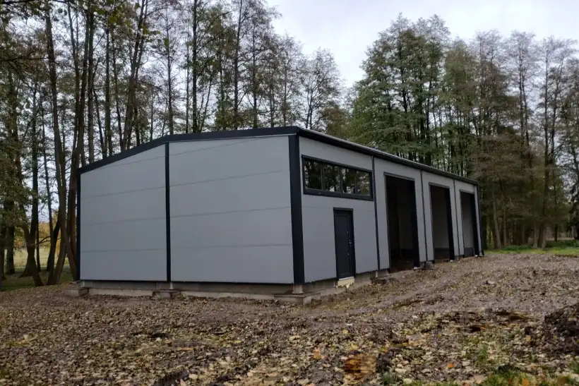 Skladová hala v Horných Lomanoch pri Františkových Lázňach