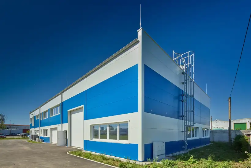 Výrobní hala ALTECH 22 Uherské Hradiště-požární schodiště