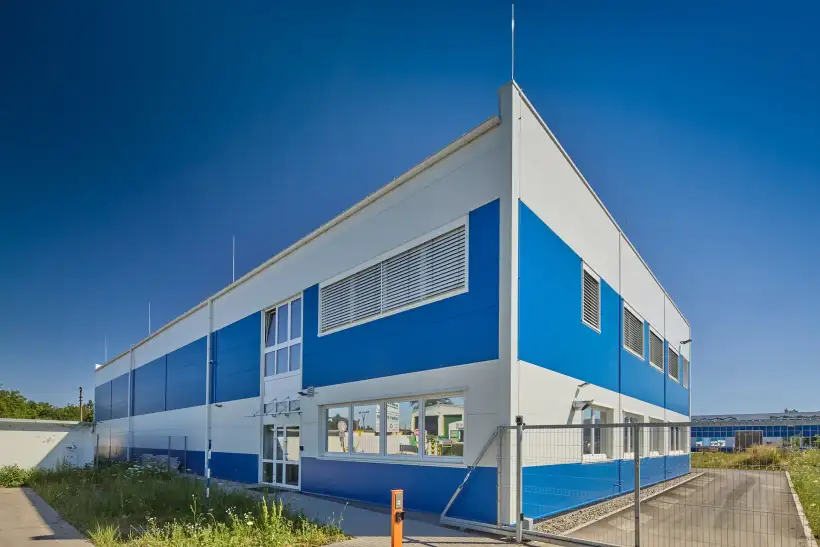 Výrobní hala ALTECH 22 Uherské Hradiště-přední-strana