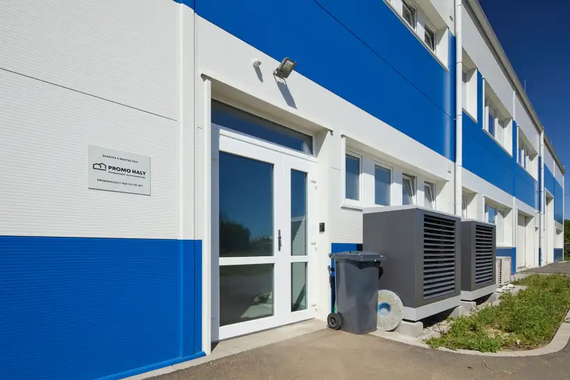 Výrobní hala ALTECH 22 Uherské Hradiště-zadní-část-dveře