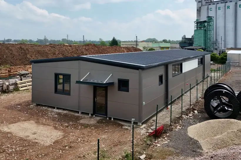 Výrobná hala v Smiřiciach pri Hradci Králové