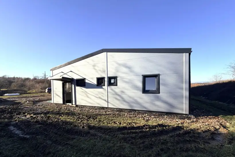 Production hall for a carpentry workshop in Dolní Chvatliny