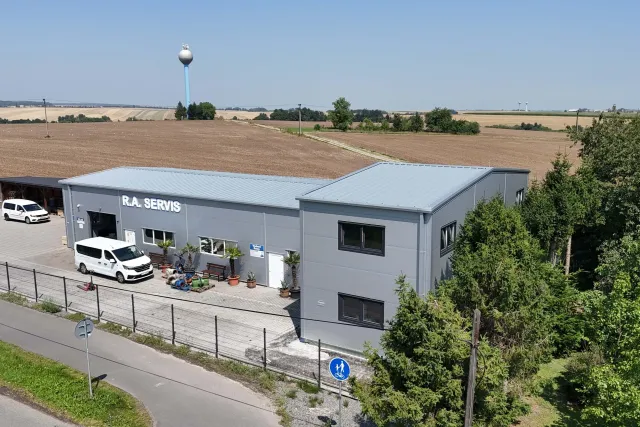Dvoupodlažní administrativní přístavba ve Štěpánkovicích