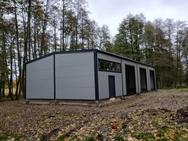 Skladová hala v Horných Lomanoch pri Františkových Lázňach